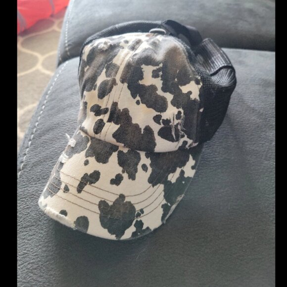 Accessories - Womens CC brand hat